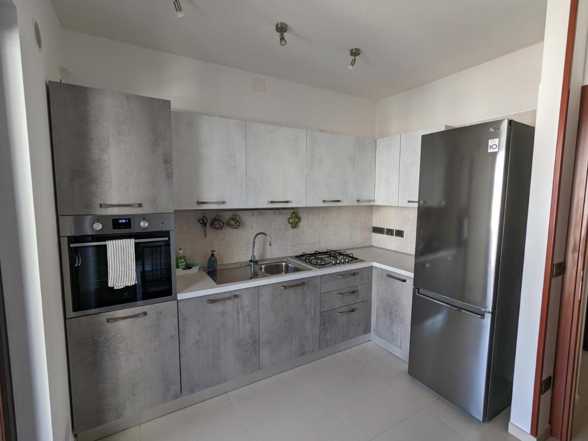 La Casa Dei Due Mari - Large Apartment With Parking Taranto Exterior photo