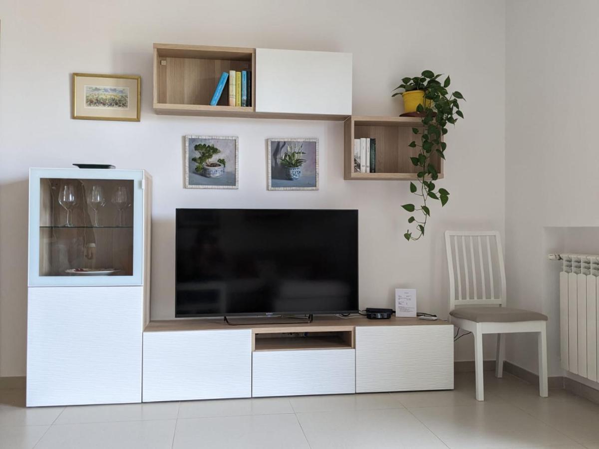 La Casa Dei Due Mari - Large Apartment With Parking Taranto Exterior photo